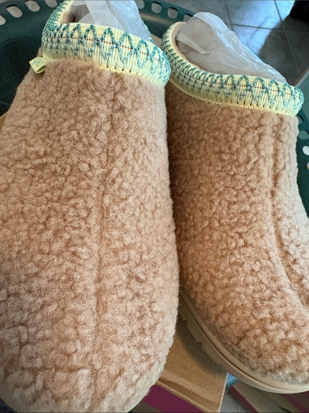 New Ryka Cozy Clog in Beige Faux-Shearling 6 1/2 W - Picture 4 of 4
